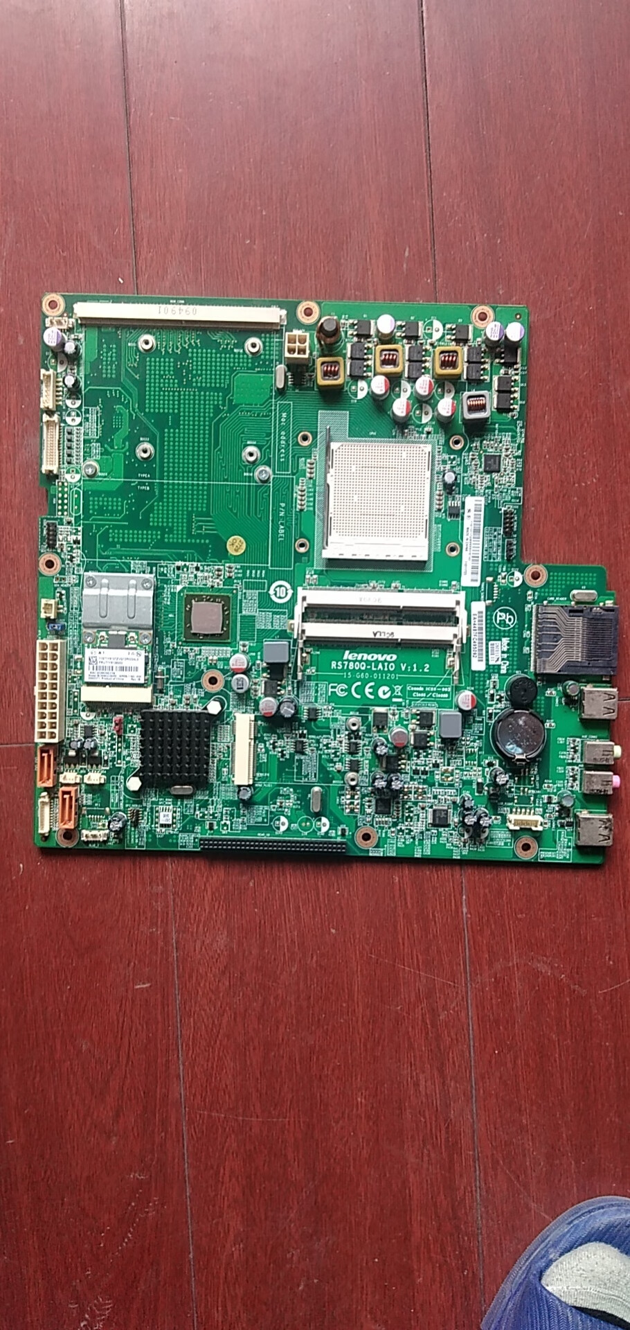 GTX285供电接口揭秘：6pin+8pin PCIe，显卡性能稳固保障
