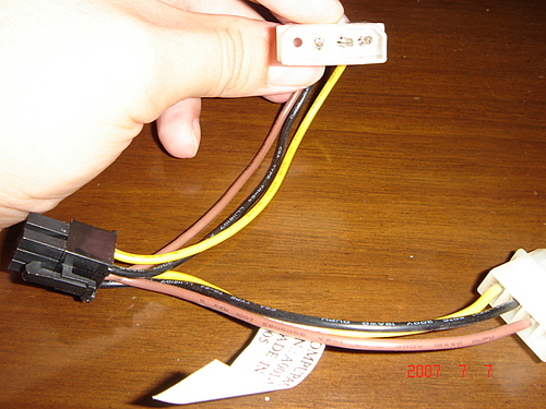 如何正确连接显卡PCI-E电源接口：细节决定成功与否，操作必须谨慎无误