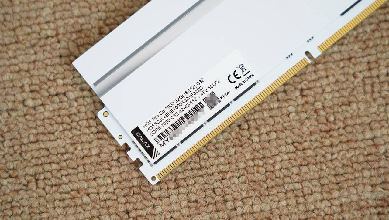 影驰GTX960名人堂4GB显卡电源配置解析及重要性探讨