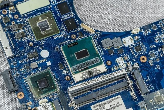 NVIDIA最新款GTX670显卡揭秘：高端性能笔记本的不二之选