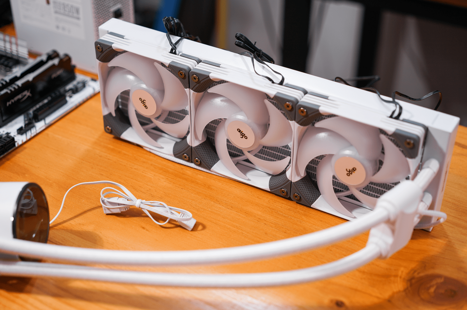 机箱小了显卡装不进去_机箱小了显卡装不下_e3 gtx970 小机箱