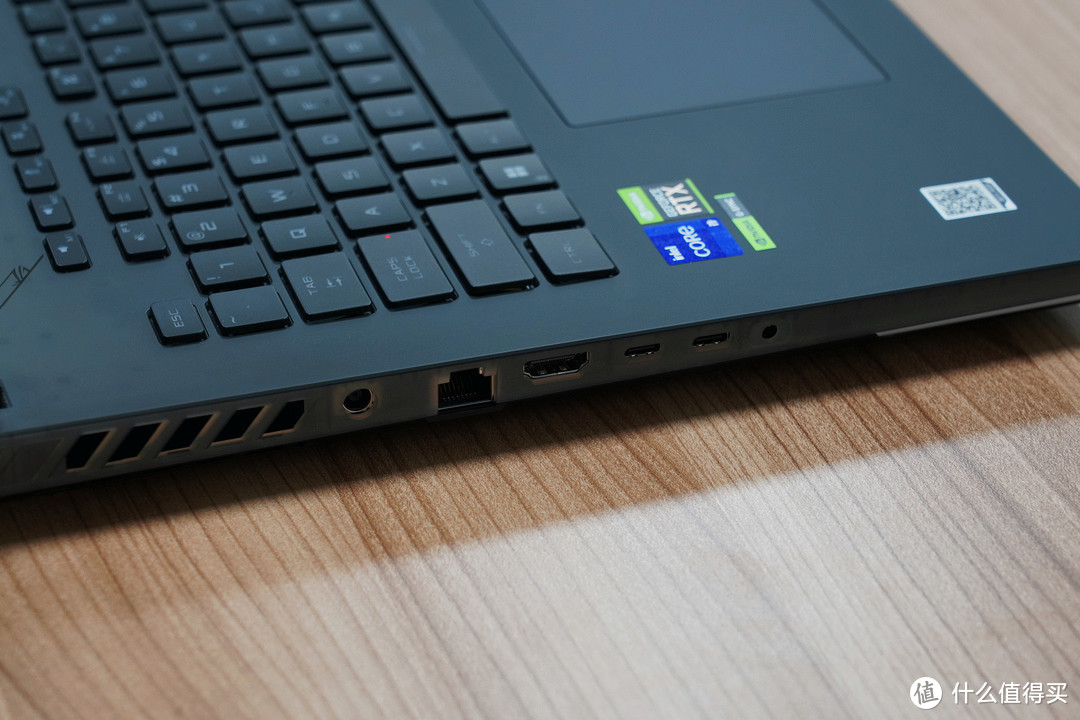 华硕GTX980的HDMI_影驰gtx980名人堂_gtx980