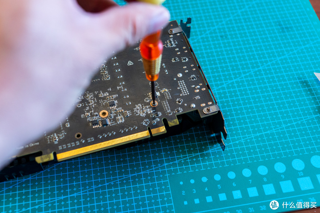 英伟达gtx960拆解_英伟达gtx9602g_拆解英伟达显卡
