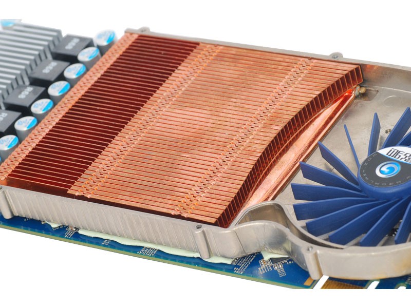 影驰机箱怎么装机械硬盘_影驰开放式机箱_影驰gtx680机箱要多长