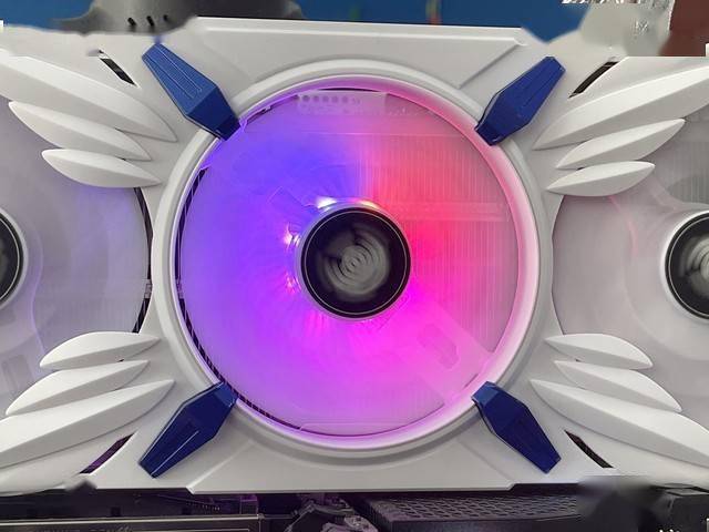 影驰970名人堂需要多大电源_影驰gtx970名人堂拆解_影驰gtx970名人堂接线